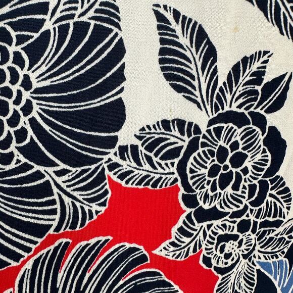 Chico's White Floral 3/4 Sleeve Marigold Cutouts Split-Neck Tunic Top Size Small - Picture 10 of 14